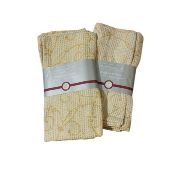 Home Trends Cloth Napkins Two 2 Packs NEW Majestic Holiday 4 Total Napkins - Picture 1 of 1